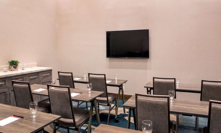 Meeting room at Hilton Garden Inn NYC Financial Center/Manhattan Downtown.
