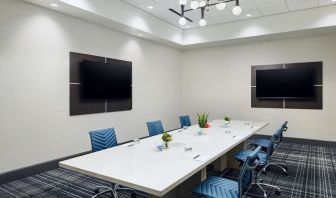 Meeting room at Hilton Charlotte Airport.
