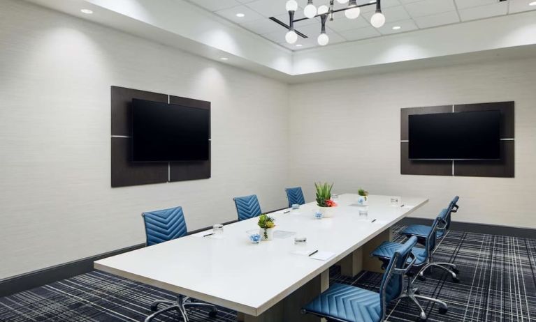 Meeting room at Hilton Charlotte Airport.
