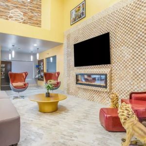 Lobby and coworking lounge at The Leo Collection, An Ascend Collection Hotel.
