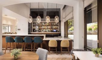 Hotel bar at Doubletree By Hilton Houston Medical Center Hotel & Suites.