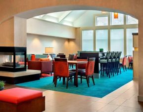 Dining area at Sonesta ES Suites Allentown Bethlehem Airport.