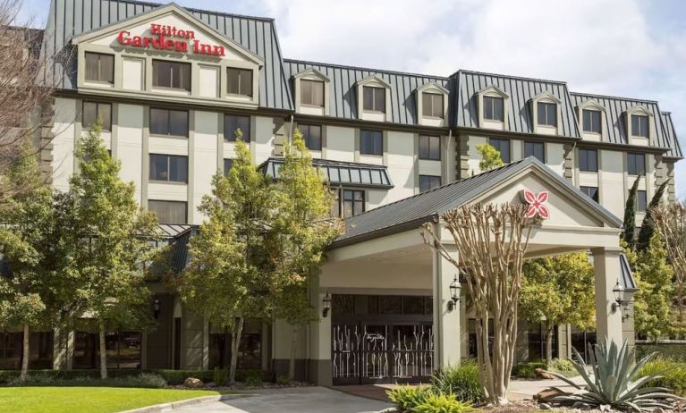 Entrance at Hilton Garden Inn Houston NW/Willowbrook.