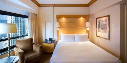 King bed at New York Hilton Midtown.
