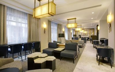 Lounge area at New York Hilton Midtown.