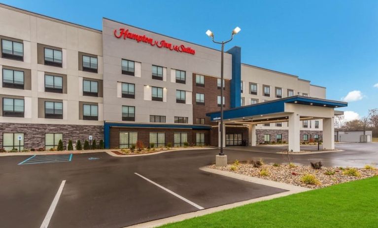 Hotel exterior and parking area at Hampton Inn & Suites Benton Harbor.
