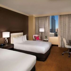 Day use twin room with workdesk at Hilton Minneapolis.