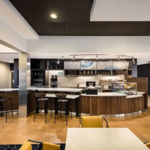 Dining area at Sonesta Select San Jose Airport.
