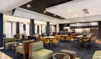 On-site restaurant with lounge seating at Sonesta Select San Jose Airport.