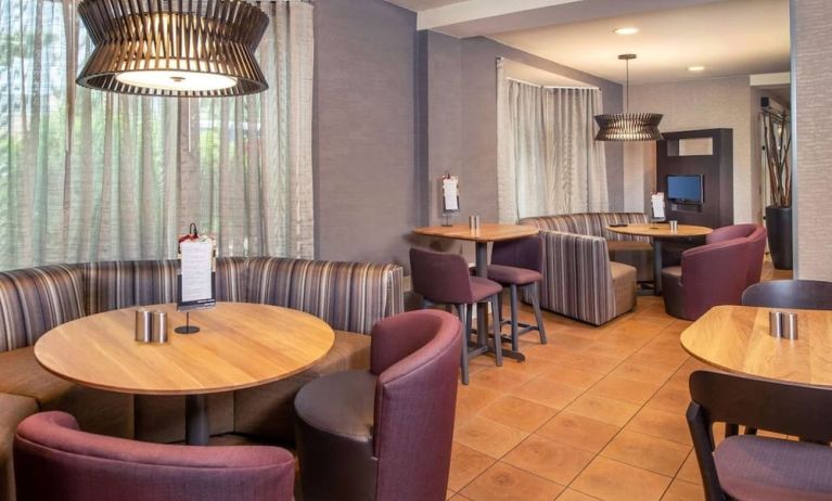 Lobby workspace with comfortable seating at Sonesta Select Allentown Bethlehem Airport.