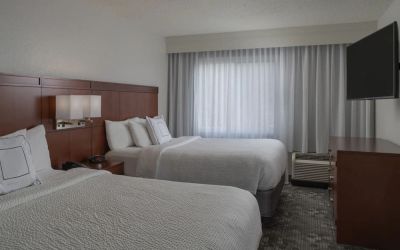 Day use twin room at Sonesta Select Chattanooga Hamilton Place.