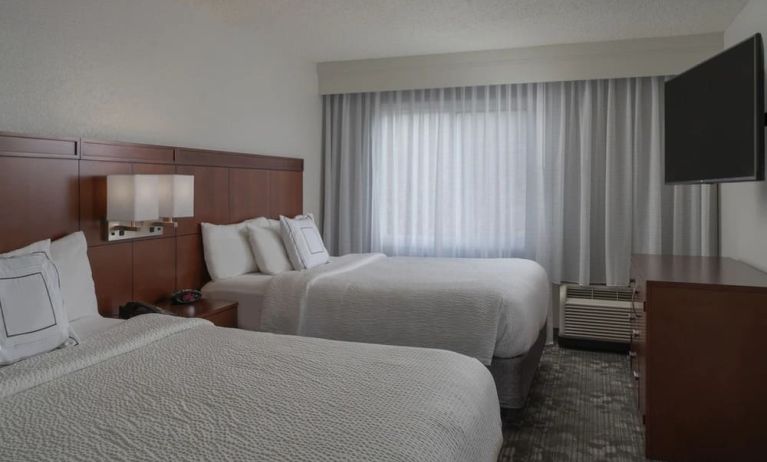 Day use twin room at Sonesta Select Chattanooga Hamilton Place.