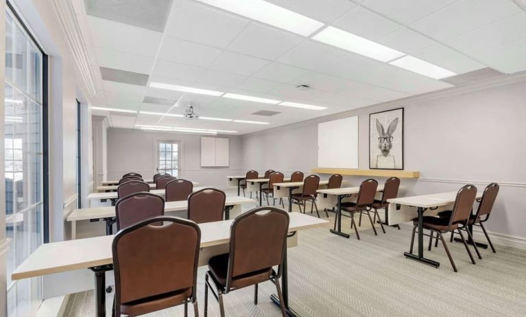 Meeting facilities at Sonesta ES Suites Dulles Airport.