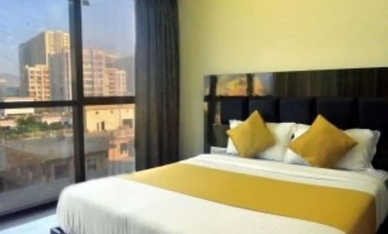 Day room at THE BEST HOTEL MUMBAI.