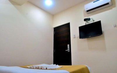 King room at THE BEST HOTEL MUMBAI.