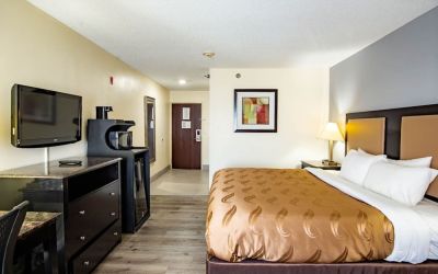 Romantic king room at Quality Inn & Suites Woodstock Near Lake Geneva.