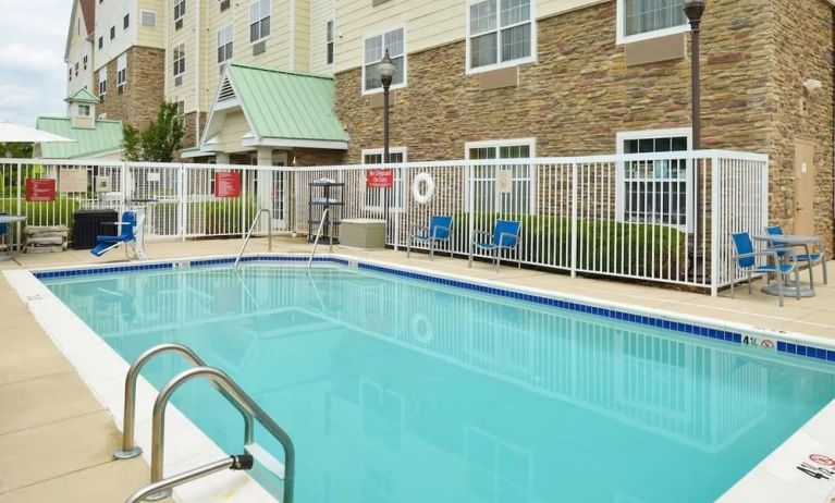Outdoor seasonal pool at Towneplace Suites By Marriott Arundel Mills.