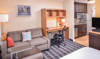 King room with lounge at Towneplace Suites By Marriott Arundel Mills.