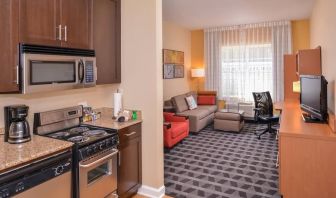 Day room with kitchen at Towneplace Suites By Marriott Arundel Mills.