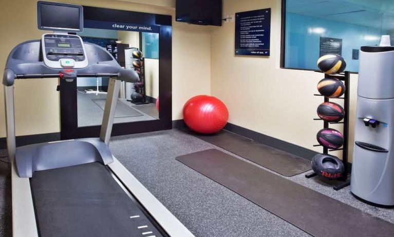 Fitness center at Hampton Inn Columbus-East.