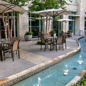 Alfresco dining perfect for coworking at Hilton Dallas/ Plano Granite Park.