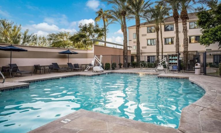 Stunning outdoor pool at Sonesta Select Phoenix Chandler.