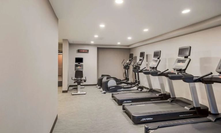 Fitness center at Sonesta Select Phoenix Chandler.