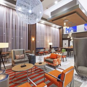 Lobby seating at Hampton Inn & Suites Houston-Bush Intercontinental Aprt.
