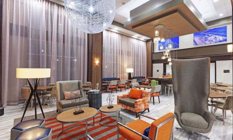 Lobby seating at Hampton Inn & Suites Houston-Bush Intercontinental Aprt.