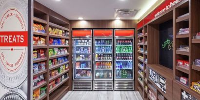 Snack bar at Hampton Inn & Suites Houston-Bush Intercontinental Aprt.