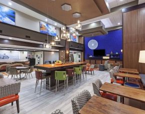 Dining room at Hampton Inn & Suites Houston-Bush Intercontinental Aprt.