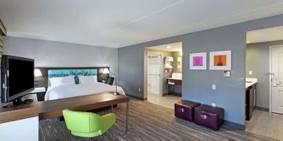 King room with work station at Hampton Inn & Suites Houston-Bush Intercontinental Aprt.