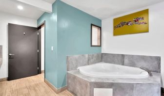 Hot tub at Exclusivo Inn & Suites. 