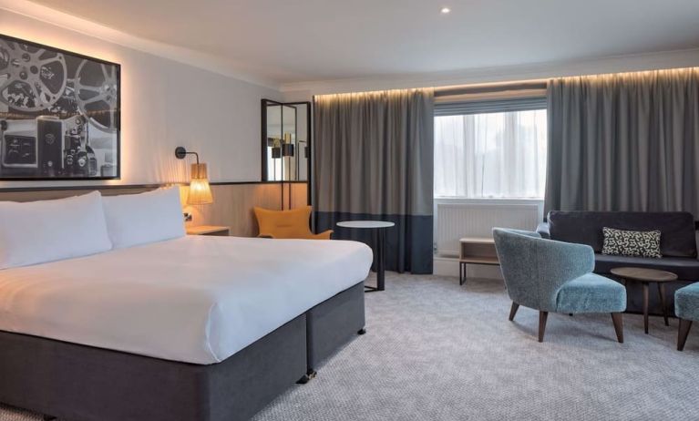 King room with natural light at DoubleTree By Hilton London Elstree.