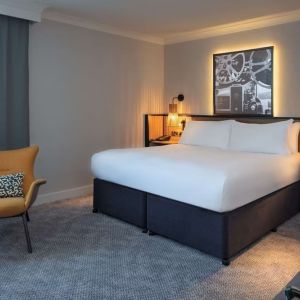 King room with natural light at DoubleTree By Hilton London Elstree.