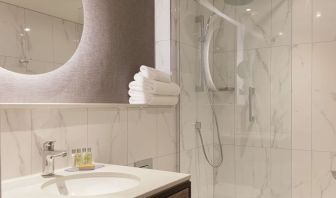 Guest bathroom at DoubleTree By Hilton London Elstree.