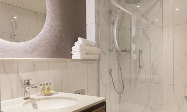 Guest bathroom at DoubleTree By Hilton London Elstree.
