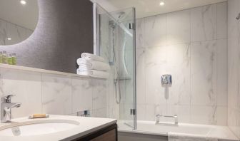 Guest bathroom at DoubleTree By Hilton London Elstree.