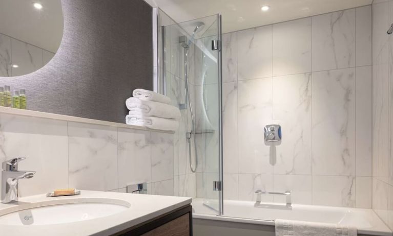 Guest bathroom at DoubleTree By Hilton London Elstree.