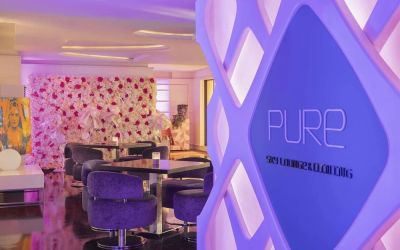 Hotel bar at Hilton Dubai The Walk.