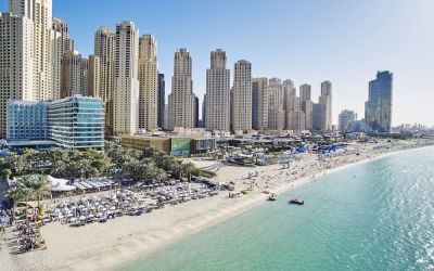 Beach access at Hilton Dubai The Walk.