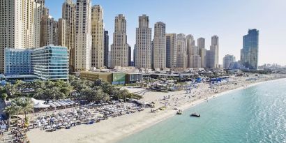 Beach access at Hilton Dubai The Walk.