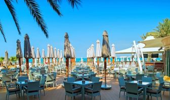 Outdoor dining at Hilton Dubai The Walk.