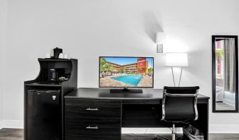 Work desk at The Harrison Hotel Downtown Hollywood.