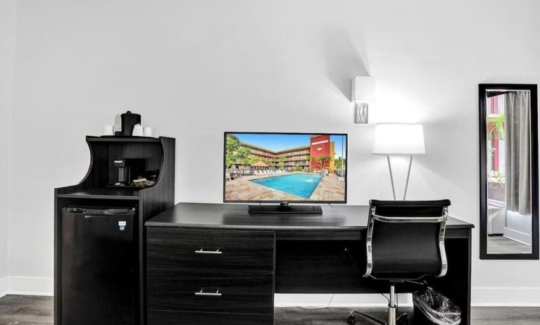 Work desk at The Harrison Hotel Downtown Hollywood.