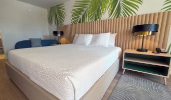 King room at The Harrison Hotel Downtown Hollywood.