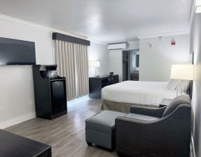 King room at The Harrison Hotel Downtown Hollywood.