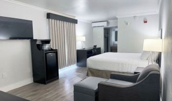 King room at The Harrison Hotel Downtown Hollywood.