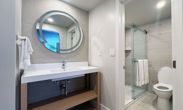Guest bathroom at The Harrison Hotel Downtown Hollywood.