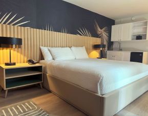 King room at The Harrison Hotel Downtown Hollywood.